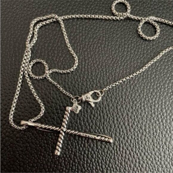 davidyurman Jewelry - 🍏🍏David Yurman Twisted Silver Cross Necklace